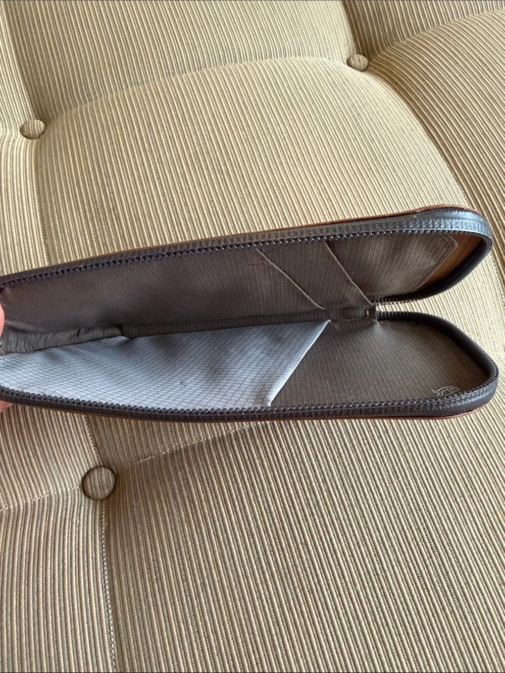 Bellroy venture phone